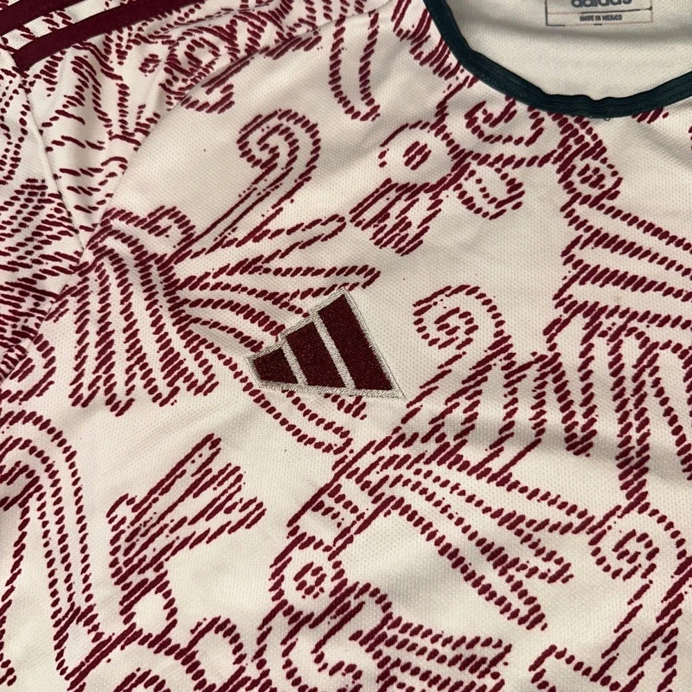 Adidas Mexico 2022 Away Jersey Mens Medium Slim Fit White Burgundy Soccer Shirt